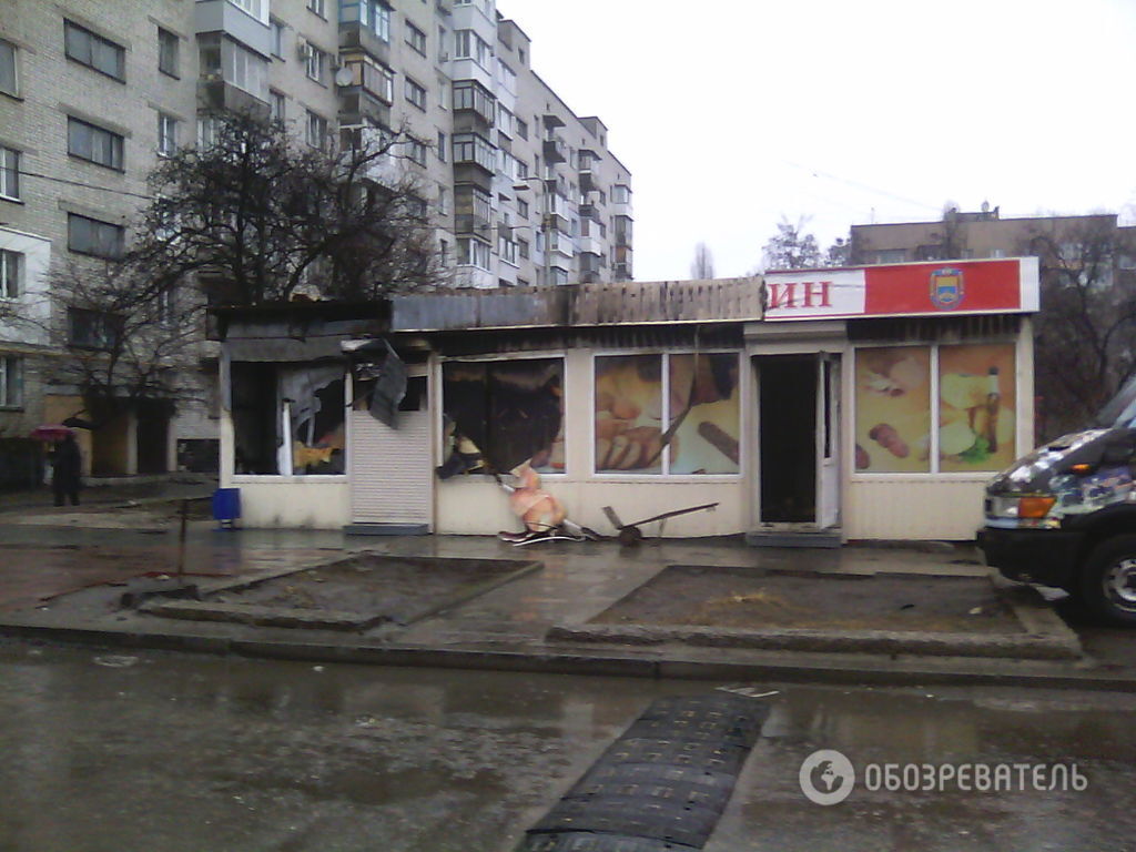 В Киеве сгорели киоски: опубликованы фото последствия пожара