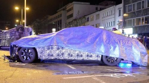 Новейшая "семерка" BMW попала в курьезную аварию