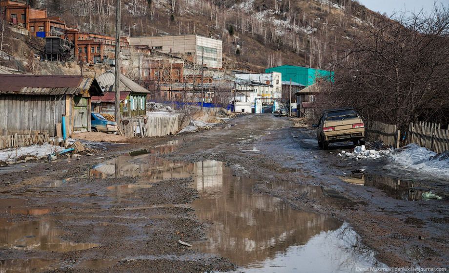 Нищета и разруха: настоящий российский поселок в фотографиях