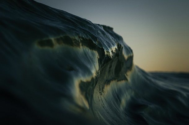 Страдающий дальтонизмом фотограф показал, какими он видит волны