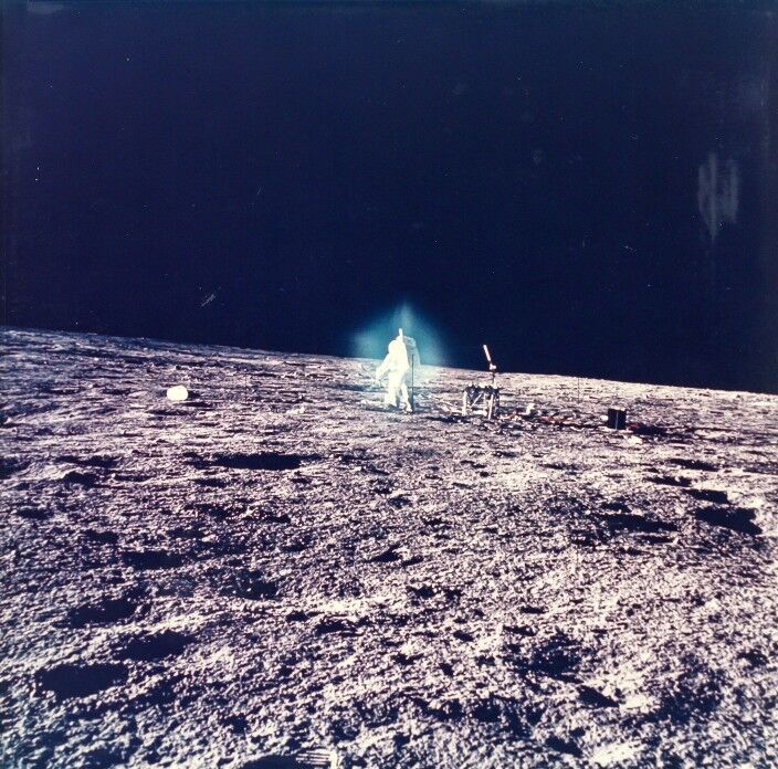 Неудачные фотоснимки NASA с Луны