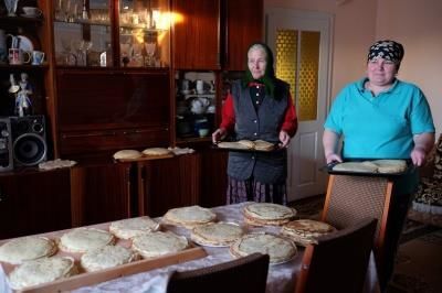 Праздник желудка: буковинцы приготовили для бойцов АТО 157 ведер "гастрономической радости": фотофакт