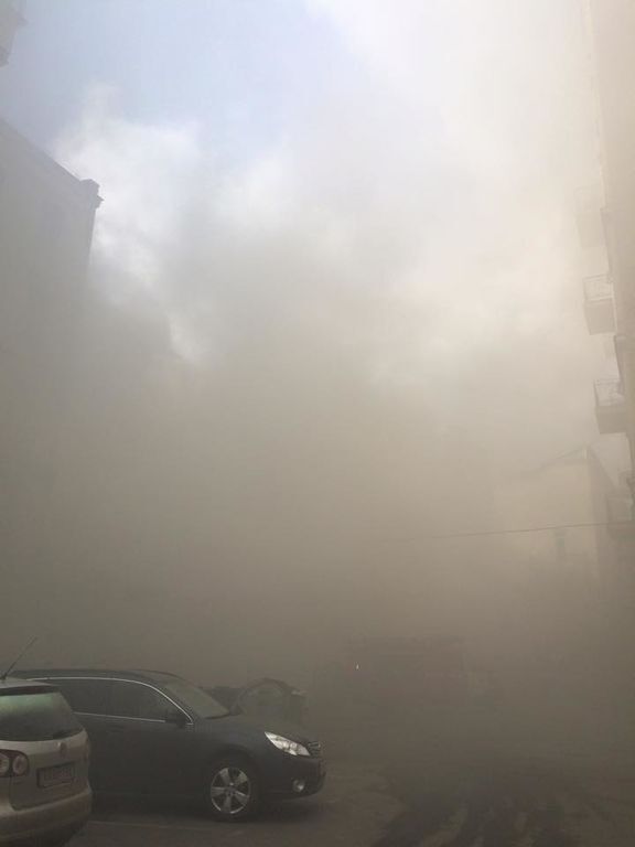 В Киеве при тушении пожара погибли двое спасателей: обвалился потолок