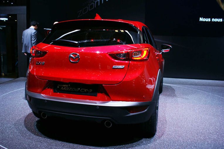 Mazda представила в Женеве "аппетитный" кроссовер: сочные фото