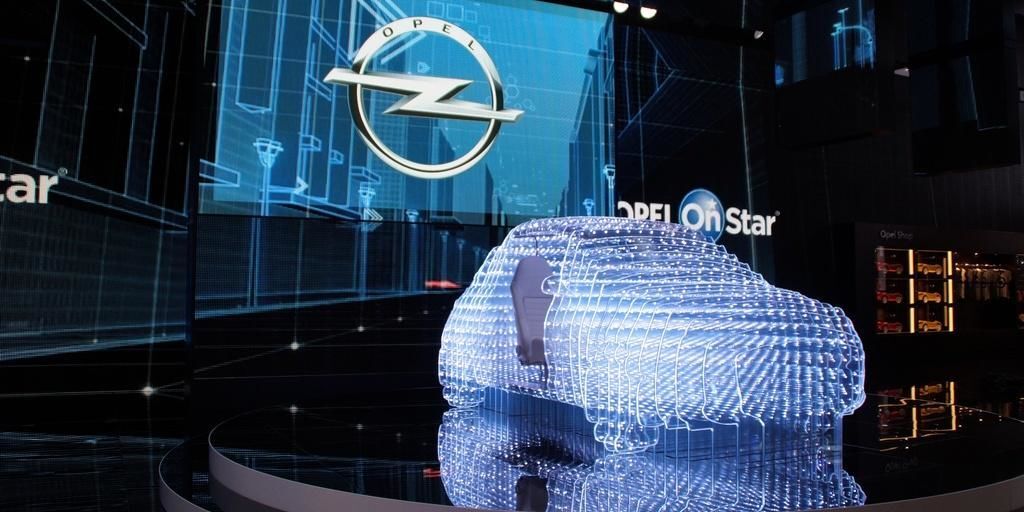Opel поразил в Женеве "космическим" зрелищем: роскошные фото и видео