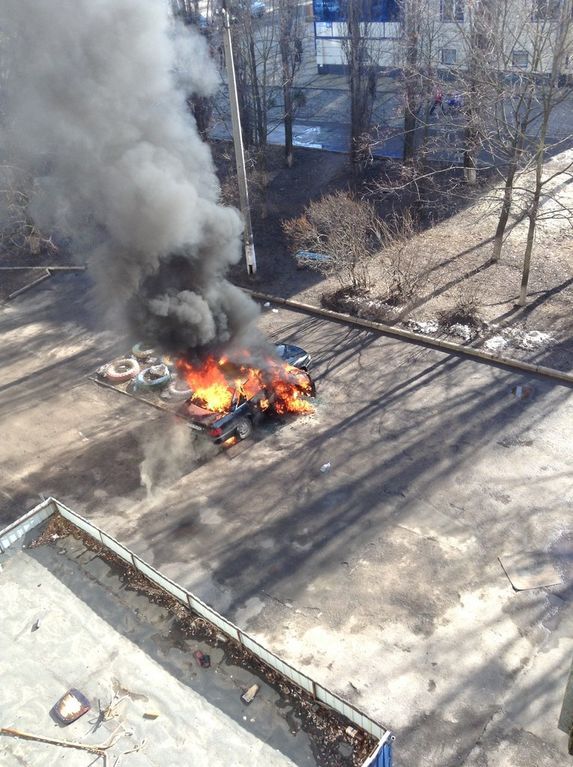 В Харькове около общежития взорвалась еще одна машина: опубликованы фото