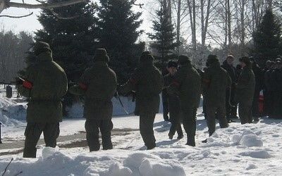 У Росії без зайвого шуму в закритих трунах ховали десантників, що атакували Дебальцеве