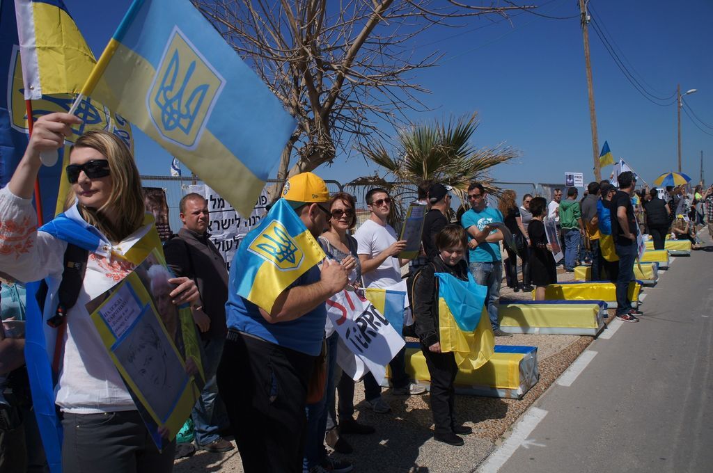 "Отстань, страна огромная!". В Тель-Авиве митинговали против визита Путина в Израиль