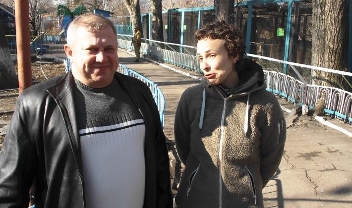 Разыскиваемая СБУ Чичерина  уже опять спокойно прогуливается по Луганску
