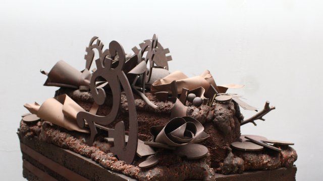 Праздник Шоколада во Львове в самом разгаре: аппетитные фото сладких рекордсменов 