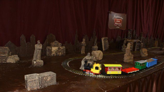 Праздник Шоколада во Львове в самом разгаре: аппетитные фото сладких рекордсменов 