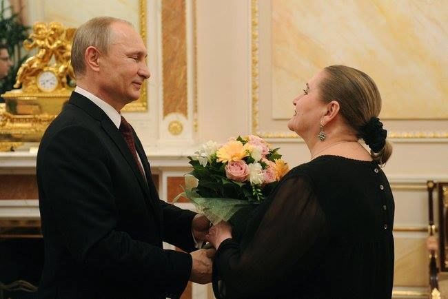 На встречу с коротышкой Путиным пригласили женщин маленького роста: фотофакт 