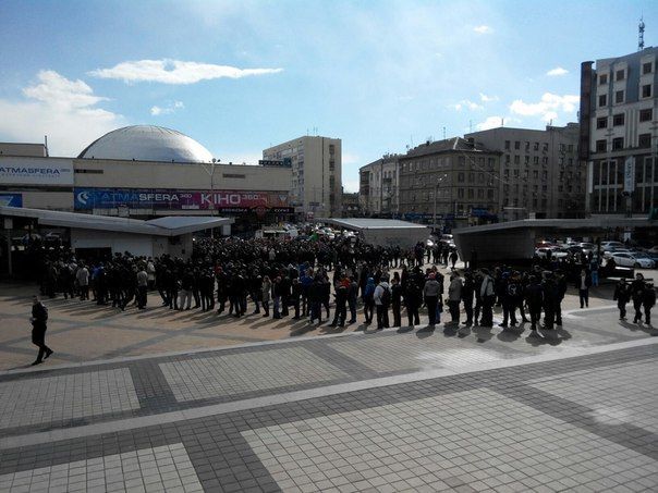 Киевляне выстроились в небывалую очередь за билетами на "Динамо"