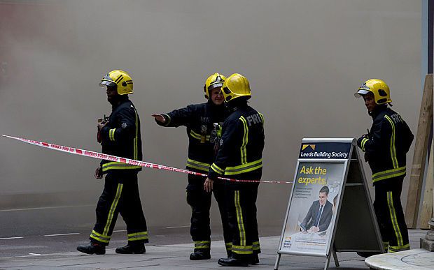 В центре Лондона из-за пожара эвакуировали 2 тыс. человек: опубликованы фото и видео