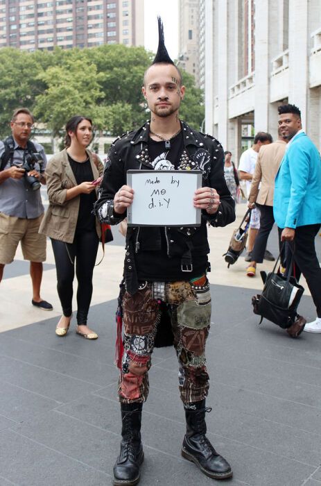 Люди на улицах Нью-Йорка признались сколько стоит их одежда