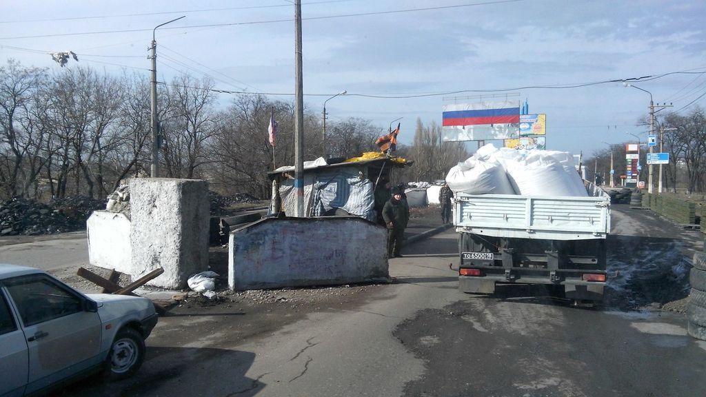 Яким бачить Донбас водій російського "гумконвоя": фото з глибокого тилу бойовиків