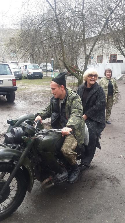 Ада Роговцева провела боевую тренировку с бойцами "Правого сектора"