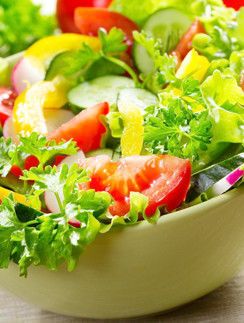 15 легких салатов, которые идеально подойдут к пасхальному столу 
