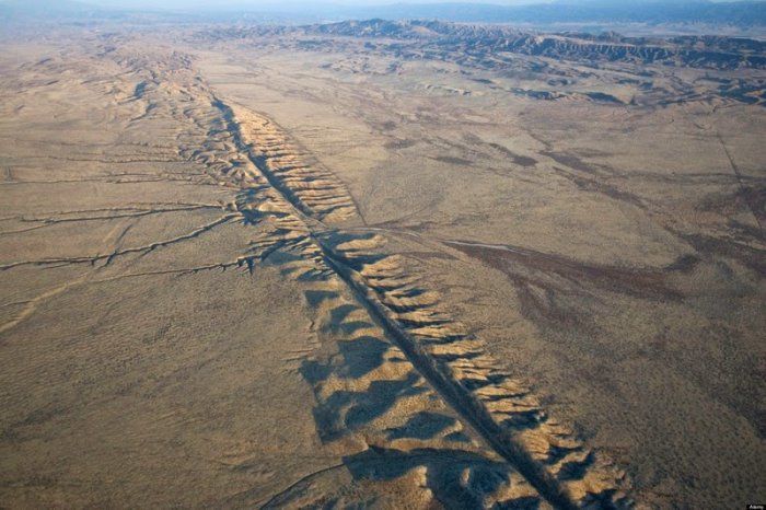 Пугающий земной разлом в США длиной более тысячу километров