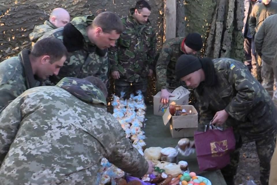 Как празднуют Пасху в зоне АТО. Опубликованы фото