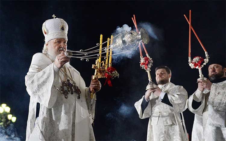 Знак Божий: соцсети в шоке от погасших в присутствии Путина свечей Патриарха Кирилла 