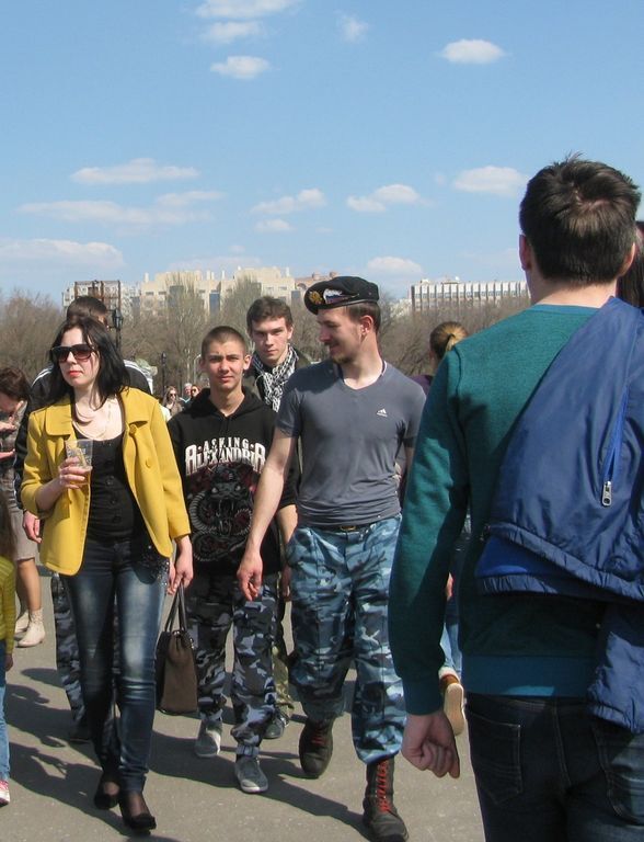 "Царь-Пасха" во всей красе. В Донецке паску раздавали из-под автоматов. Фоторепортаж