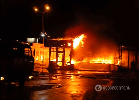 Возле метро Позняки в Киеве произошел масштабный пожар