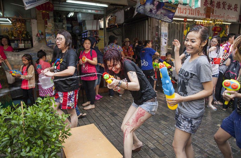 В Таиланде отмечают Новый год: красочные фото праздника