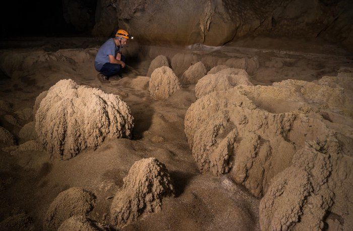 Опасный спуск в скрытую подводную пещеру Тэм Хун в Лаосе: невероятные фото