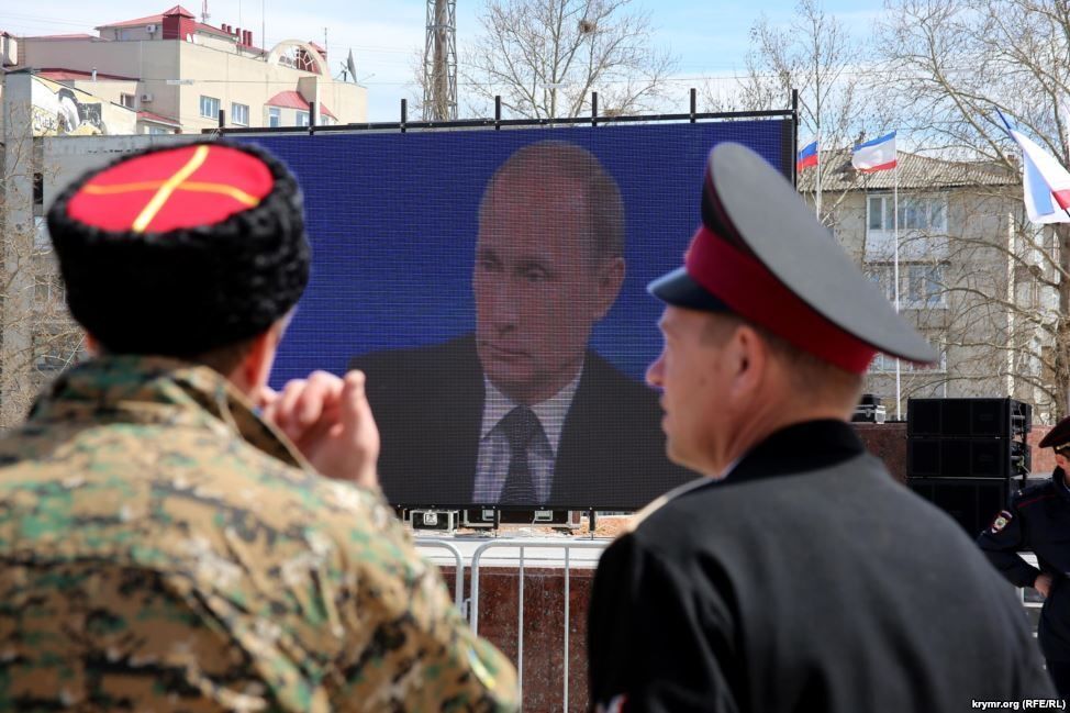Радуйтесь "Крымнашу" молча: севастопольцам не дали задать вопрос Путину