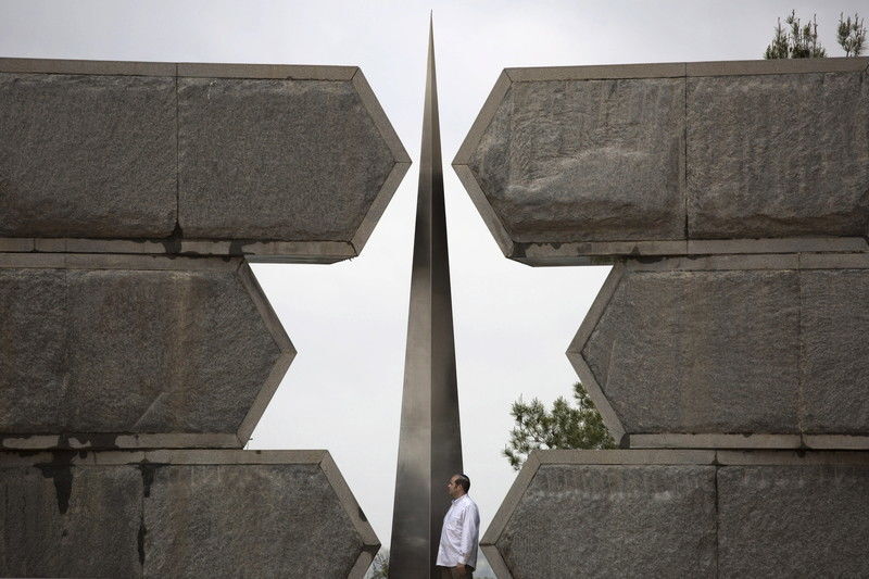 В Израиле прошел День памяти жертв Холокоста: фото церемонии