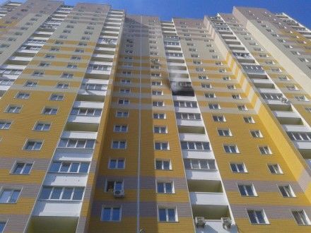 В киевской 25-этажке загорелся балкон