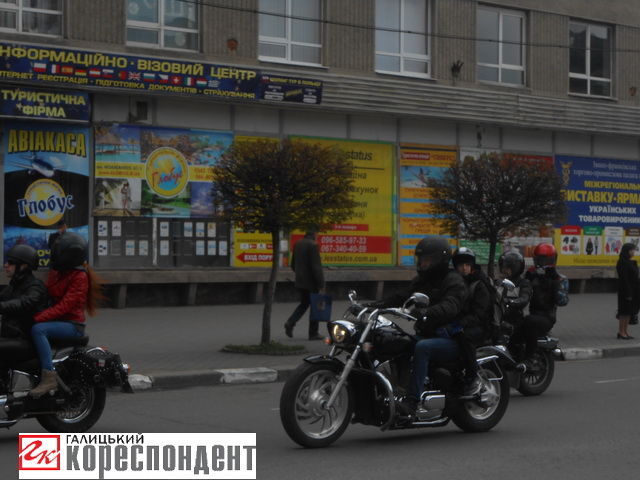 Сотня байкеров в Ивано-Франковске собирали средства для бойцов АТО: фото открытия мотосезона