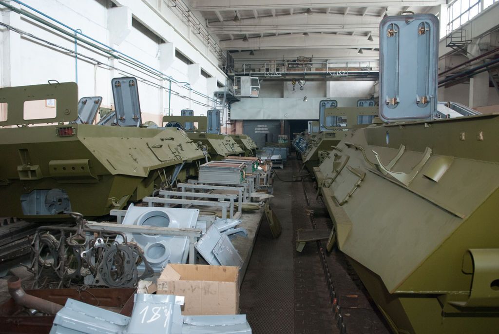 Как на киевском заводе ремонтируют танки для АТО: опубликованы фото