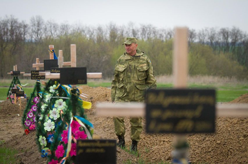 Под Запорожьем установили памятный крест в четь погибших у Иловайска