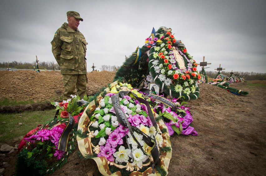 Под Запорожьем установили памятный крест в четь погибших у Иловайска