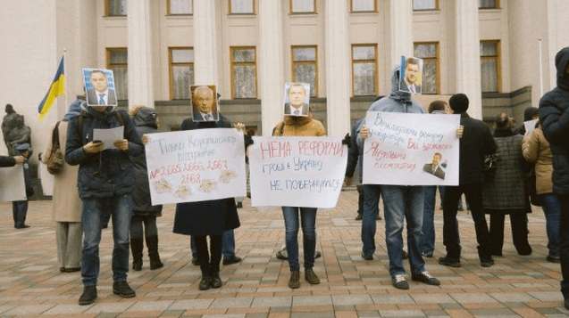 "Янукович" и "Пшонка" посмеялись над реформой прокуратуры в Украине: фотофакт