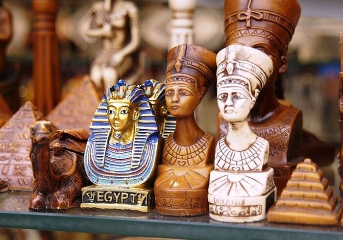 Самые популярные сувениры из разных стран мира