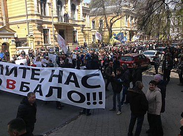 Митингующие шахтеры: люди в белых балаклавах - провокаторы