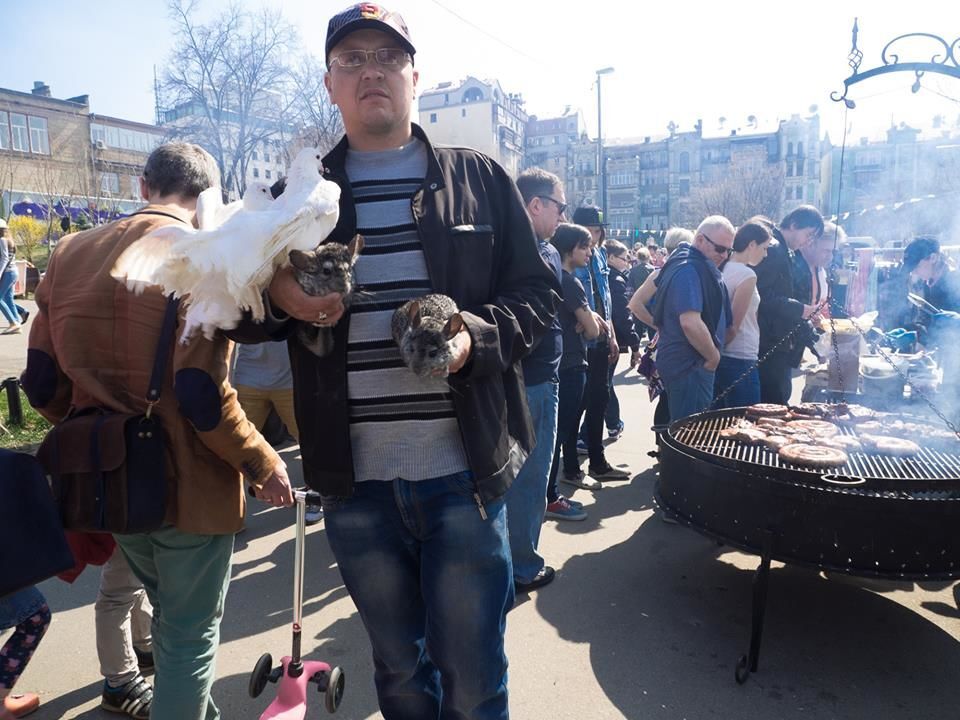 Пейзажку в Киеве "оккупировали" торгаши: фотофакт