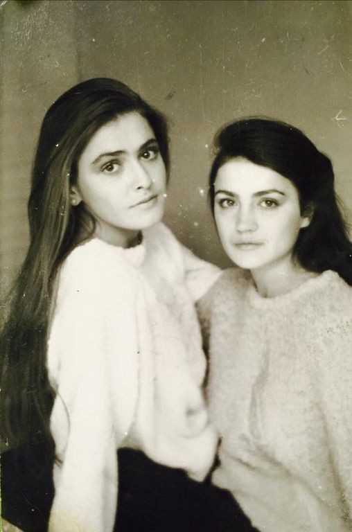 Ольга Сумская поделилась редкими ретро-снимками с сестрой
