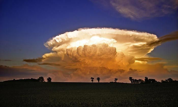 Небесные создания: удивительные облака в невероятных формах