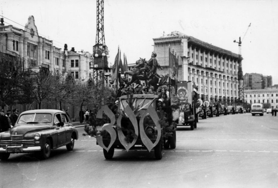 Визитка Киева: опубликованы редкие фото Крещатика разных времен