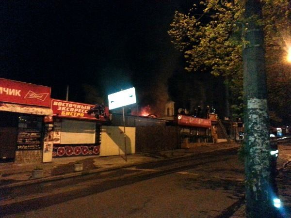 Пожар около Владимирского рынка в Киеве: подробности