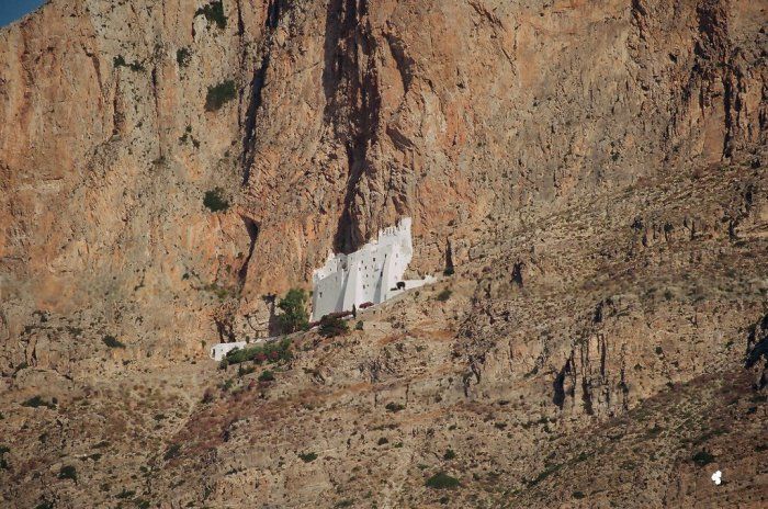 Скрытый монастырь Панагия на греческом острове