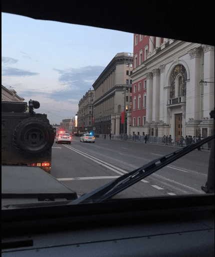 "Танки на Киев?". Москва засветила новейшую технику: опубликованы фото