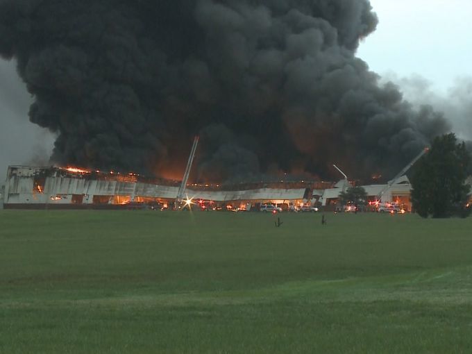 В США горить завод General Electric: опубліковано фото