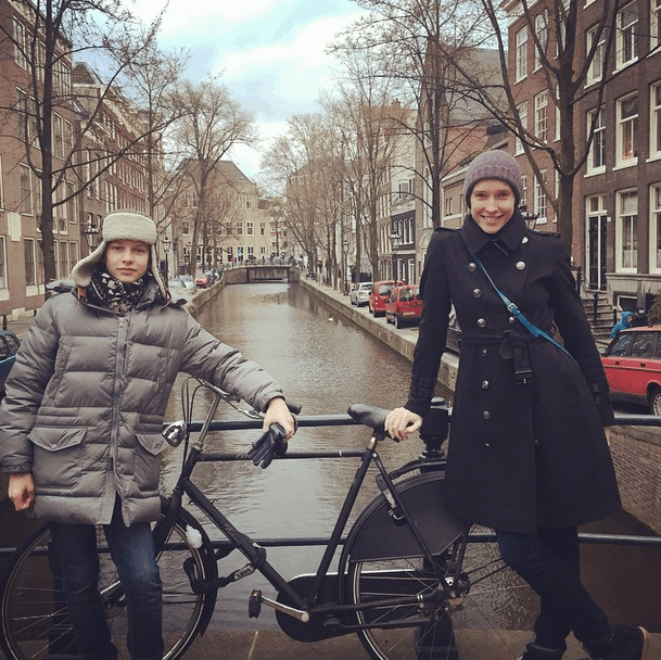 Новые фото Кати Осадчей в Instagram: отдых в Амстердаме