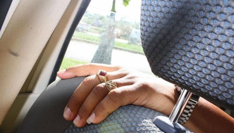 Мужские секреты: зачем на мизинце длинный ноготь?