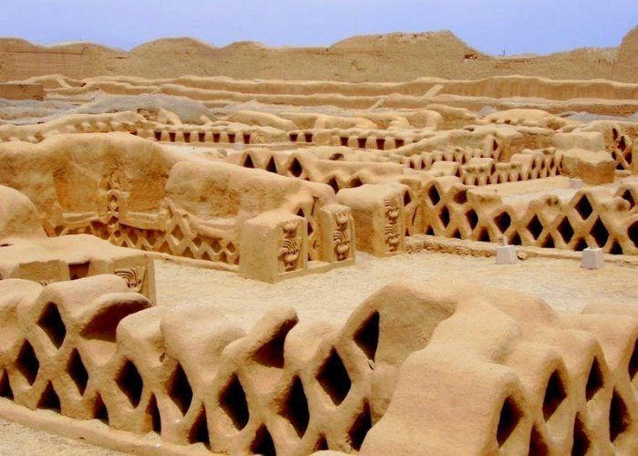 Неповторимый город из земли и песка в Перу